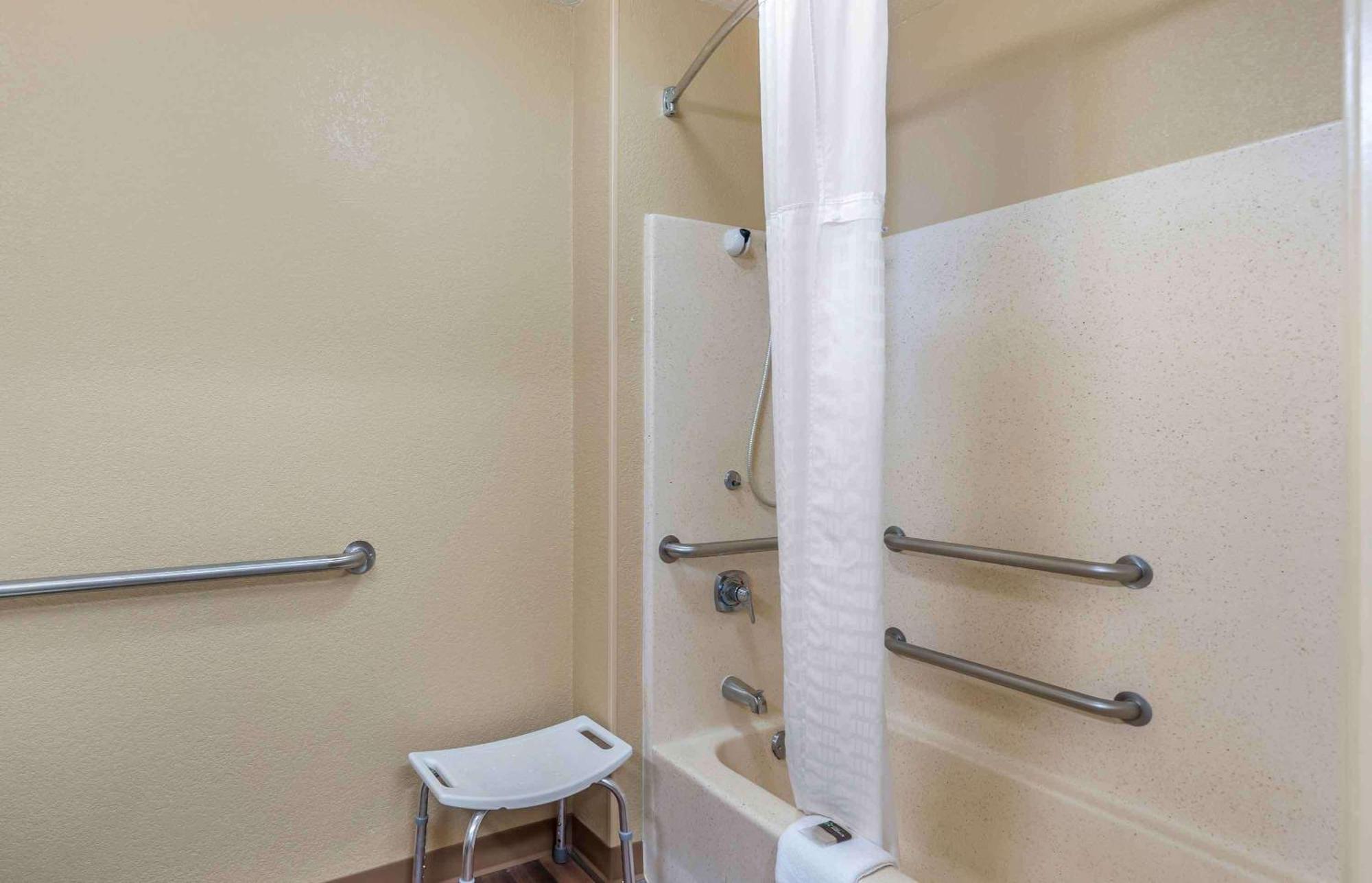 Extended Stay America Select Suites - Chicago - Даунерс-Гров Экстерьер фото